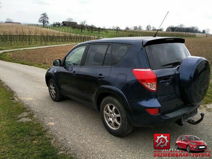 Baie ulei toyota rav 4 2011