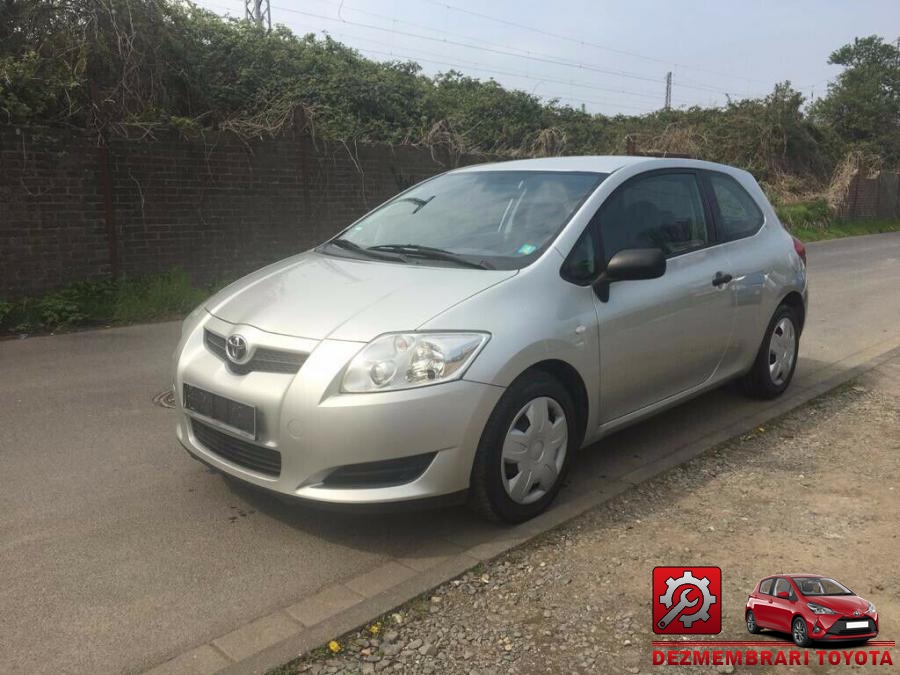 Bancheta spate toyota auris 2010