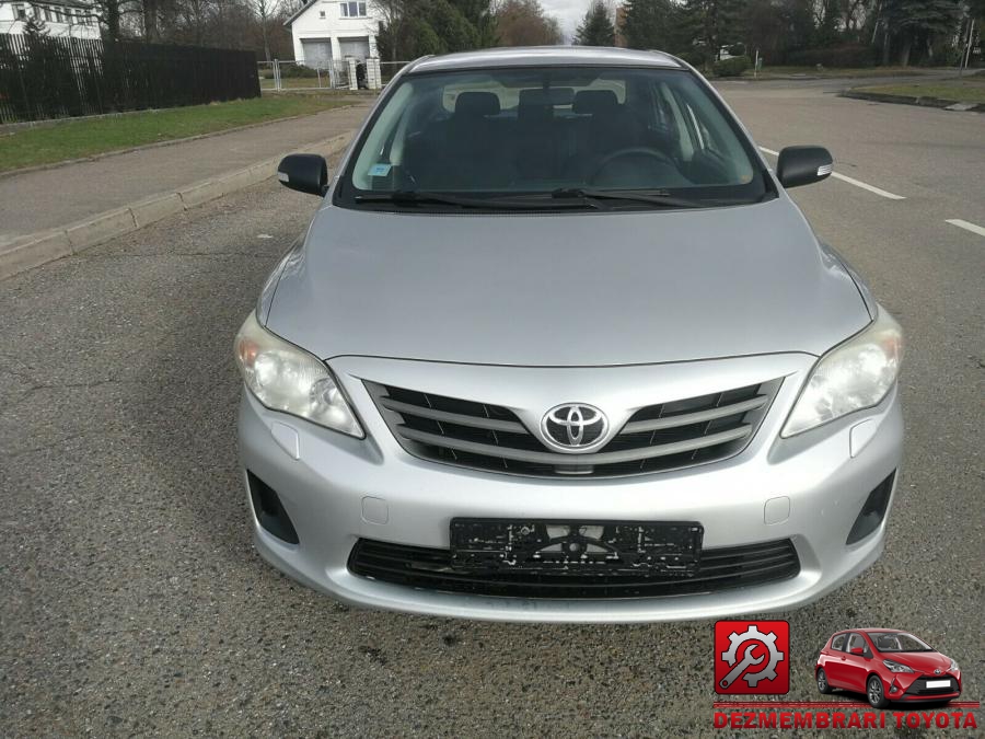 Carlig tractare toyota corolla 2004