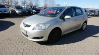 Aripa spate toyota auris 2009