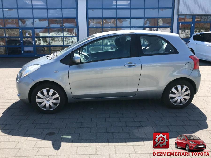 Traversa toyota yaris 2008